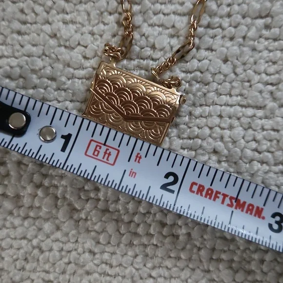 Gold Envelope Purse Necklace - Picture 5 of 10